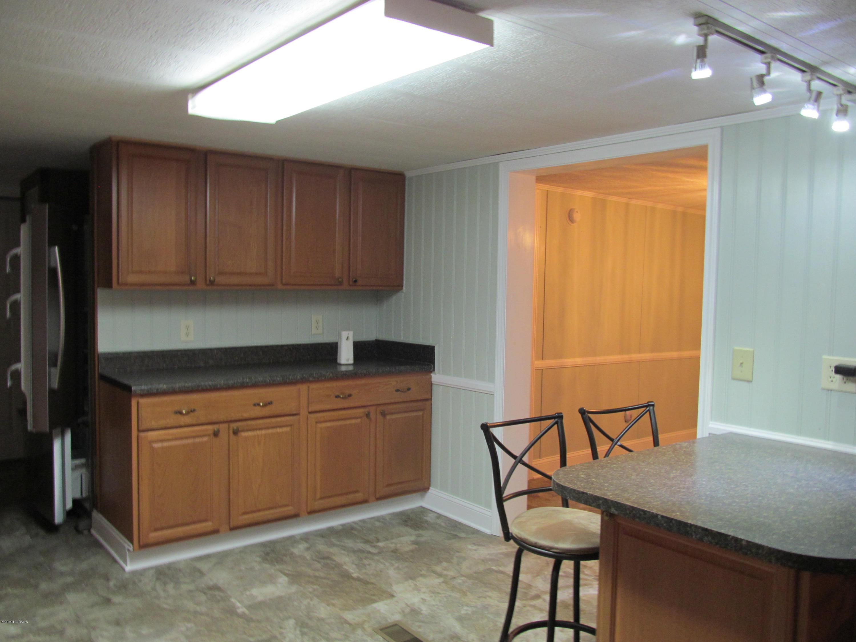 145 Crows Nest Road Beaufort, NC 28516 - Photo 15 of 40 Kitchen