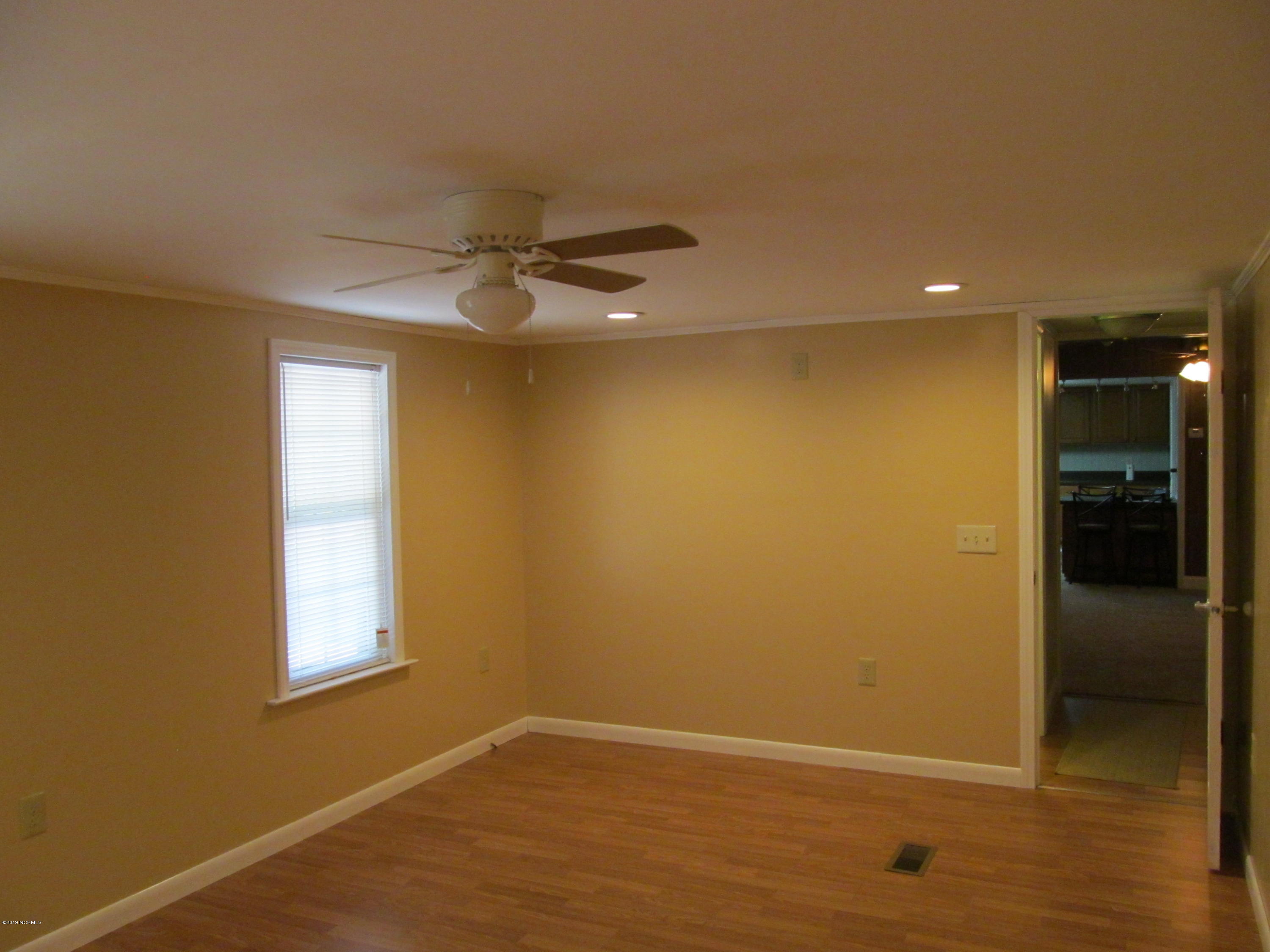 145 Crows Nest Road Beaufort, NC 28516 - Photo 22 of 40 Bedroom 2
