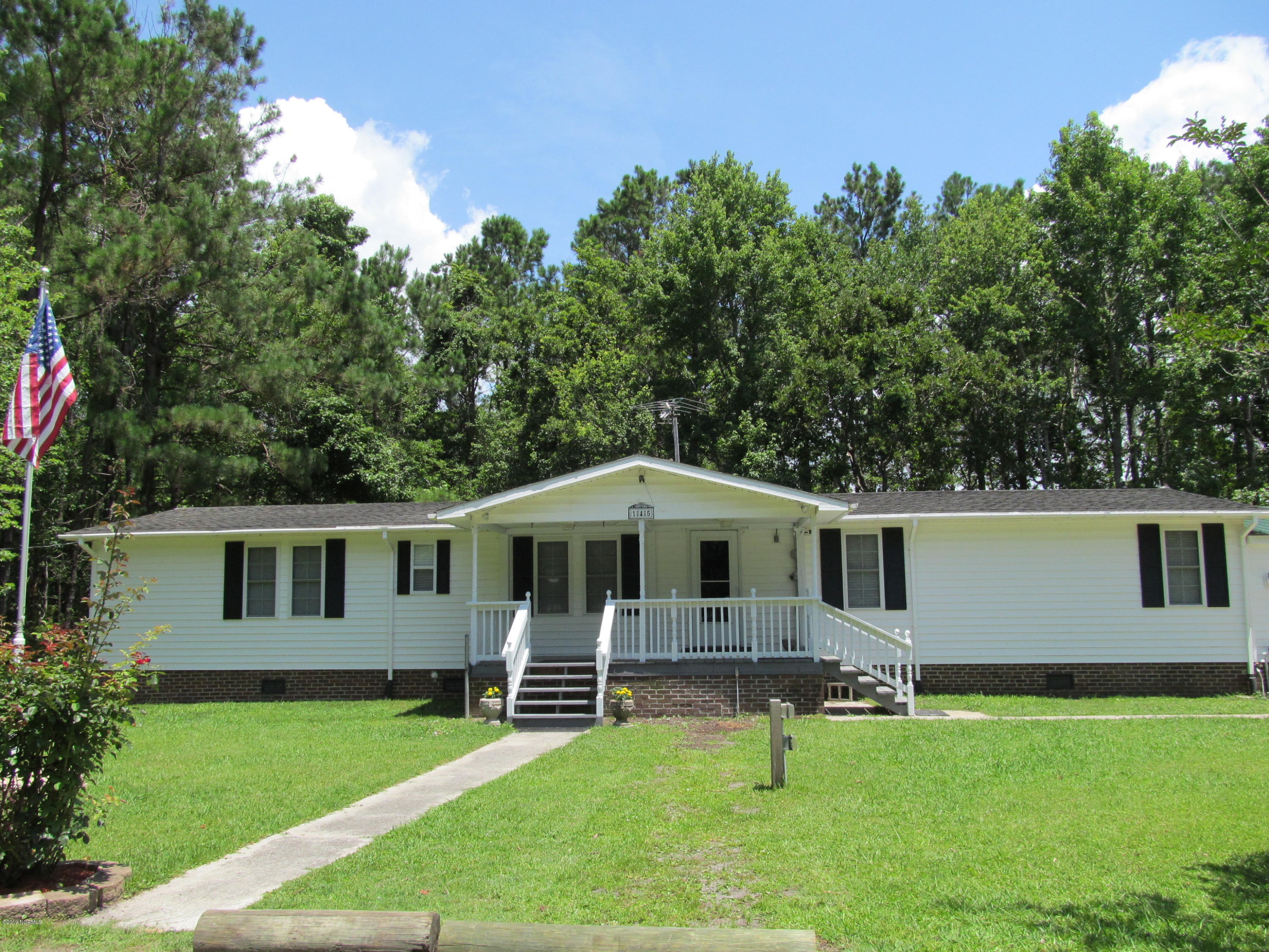 145 Crows Nest Road Beaufort, NC 28516 - Photo 3 of 40 Front