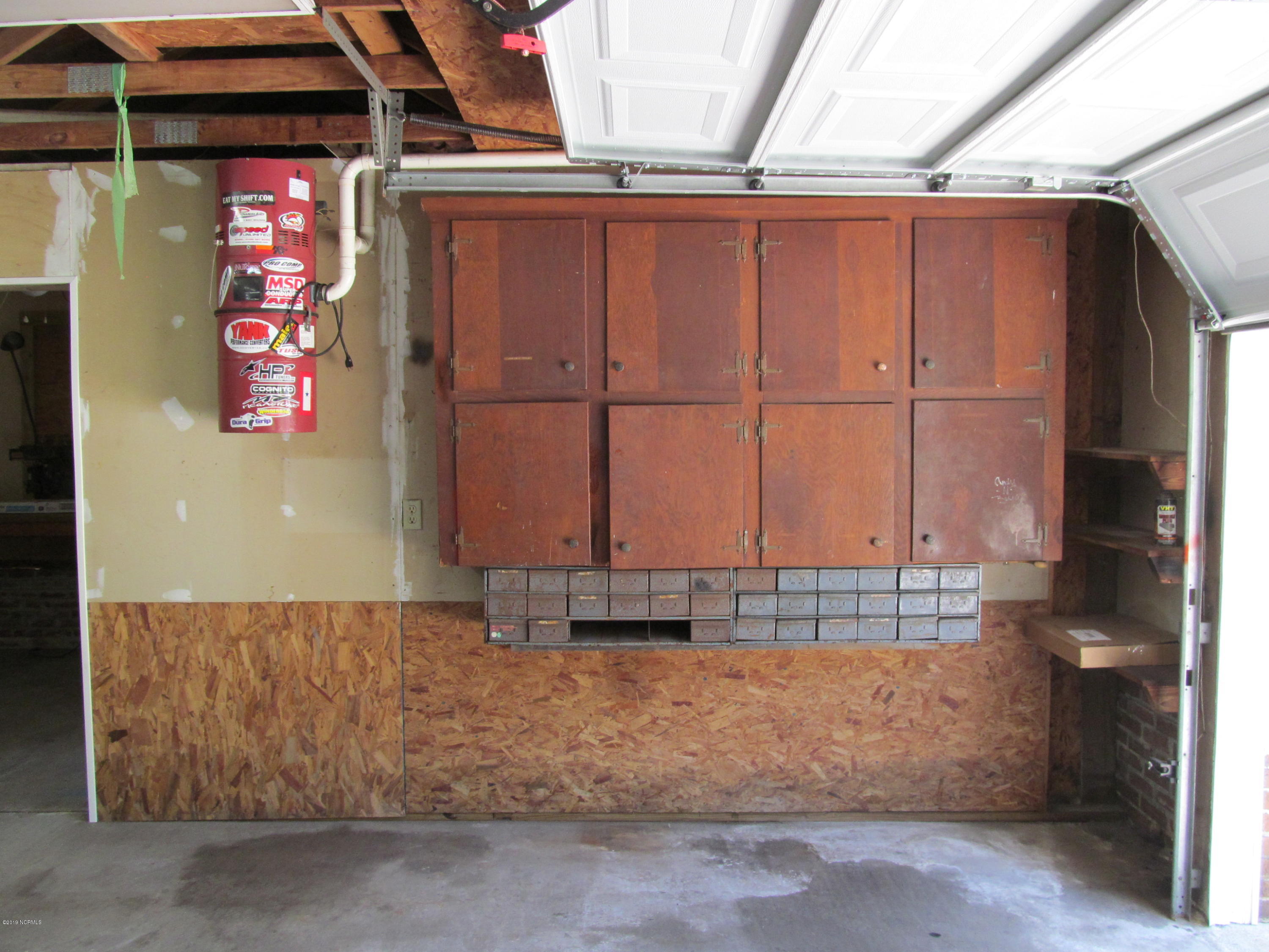 145 Crows Nest Road Beaufort, NC 28516 - Photo 36 of 40 Garage