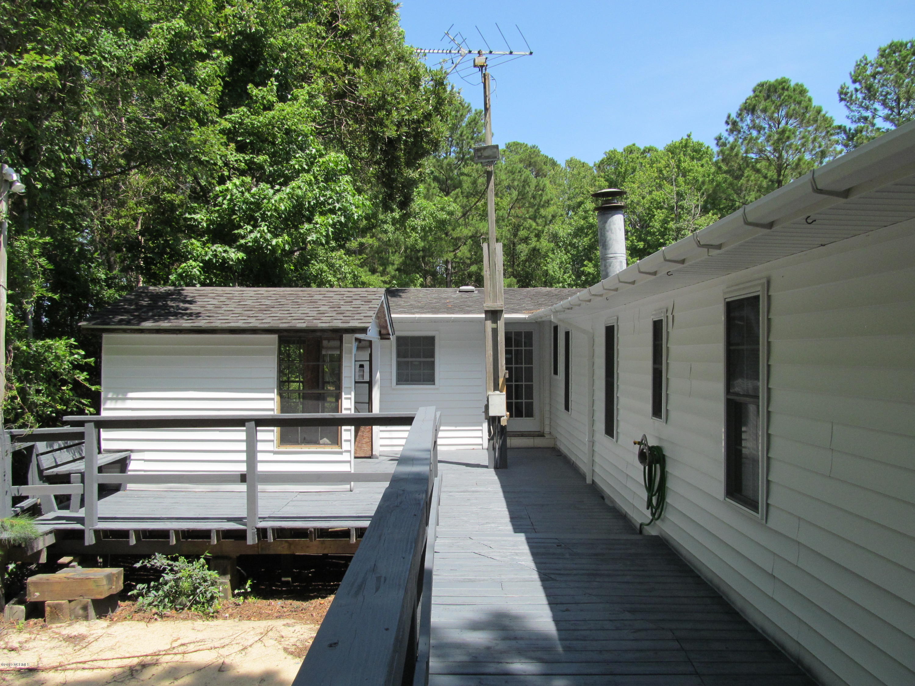 145 Crows Nest Road Beaufort, NC 28516 - Photo 5 of 40 Rear View
