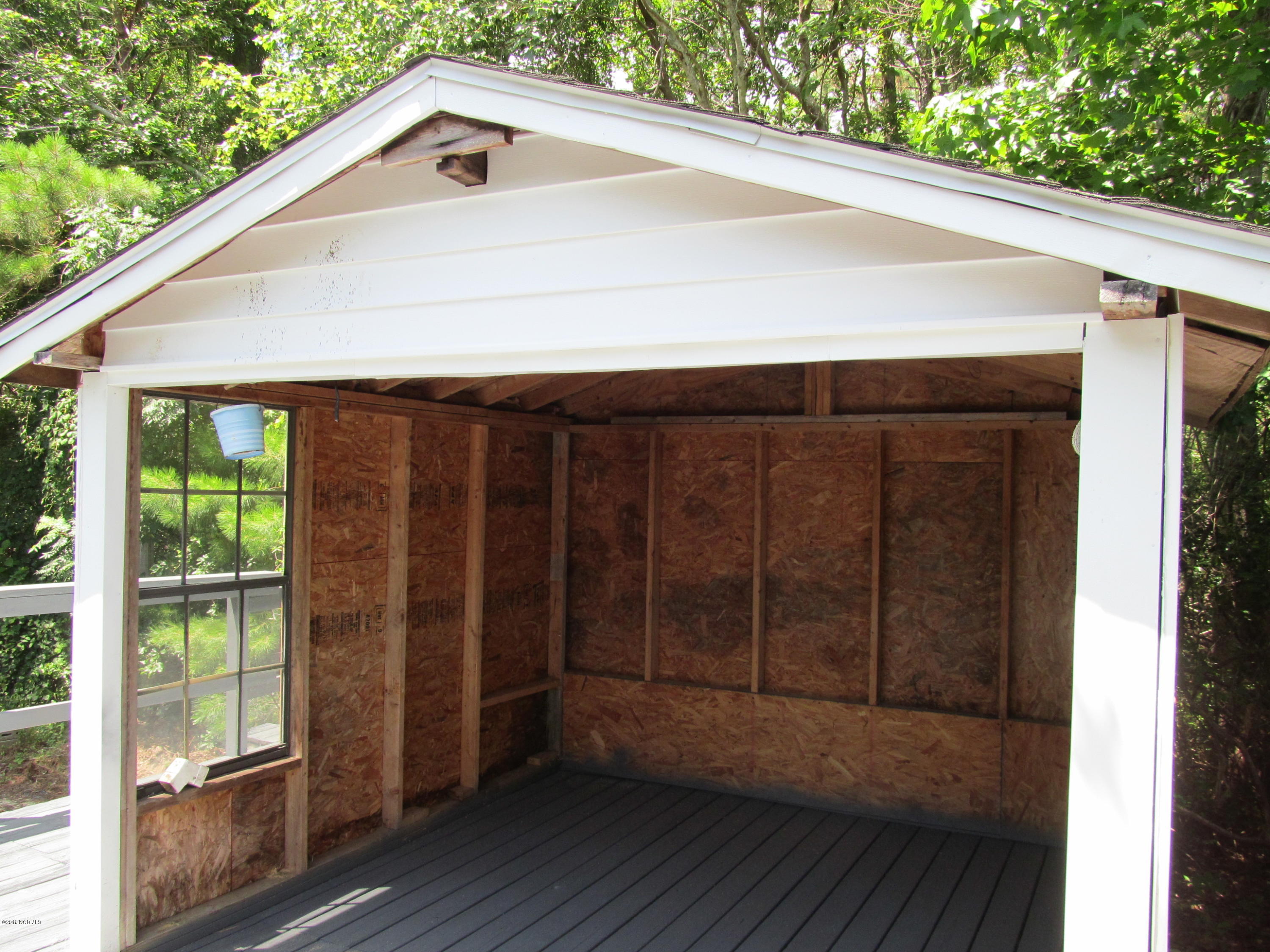 145 Crows Nest Road Beaufort, NC 28516 - Photo 10 of 40 Back Deck