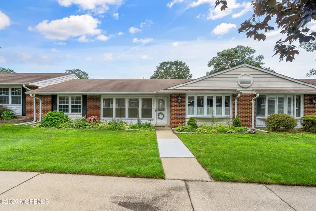$265,000 | 954 C Aberdeen Drive, Unit C, Lakewood, NJ 08701