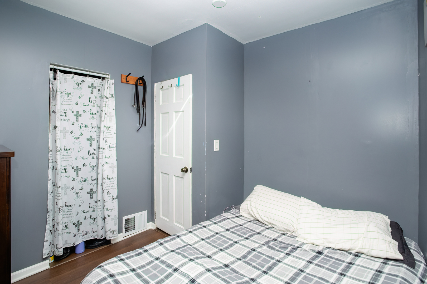 683 Columbia Avenue Elgin, IL 60120 - Photo 15 of 29 a bedroom with a bed and a window