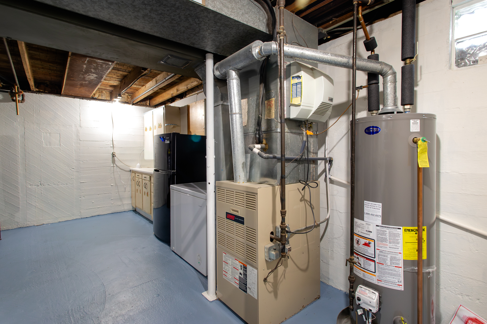 683 Columbia Avenue Elgin, IL 60120 - Photo 21 of 29 a utility room with dryer and washer