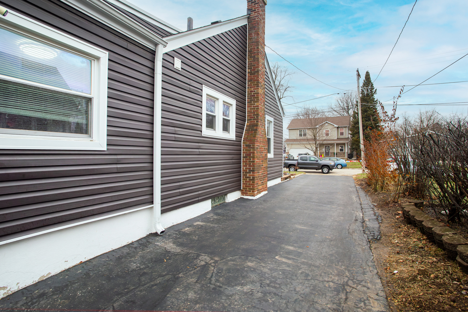 683 Columbia Avenue Elgin, IL 60120 - Photo 29 of 29 a view of a street with a house
