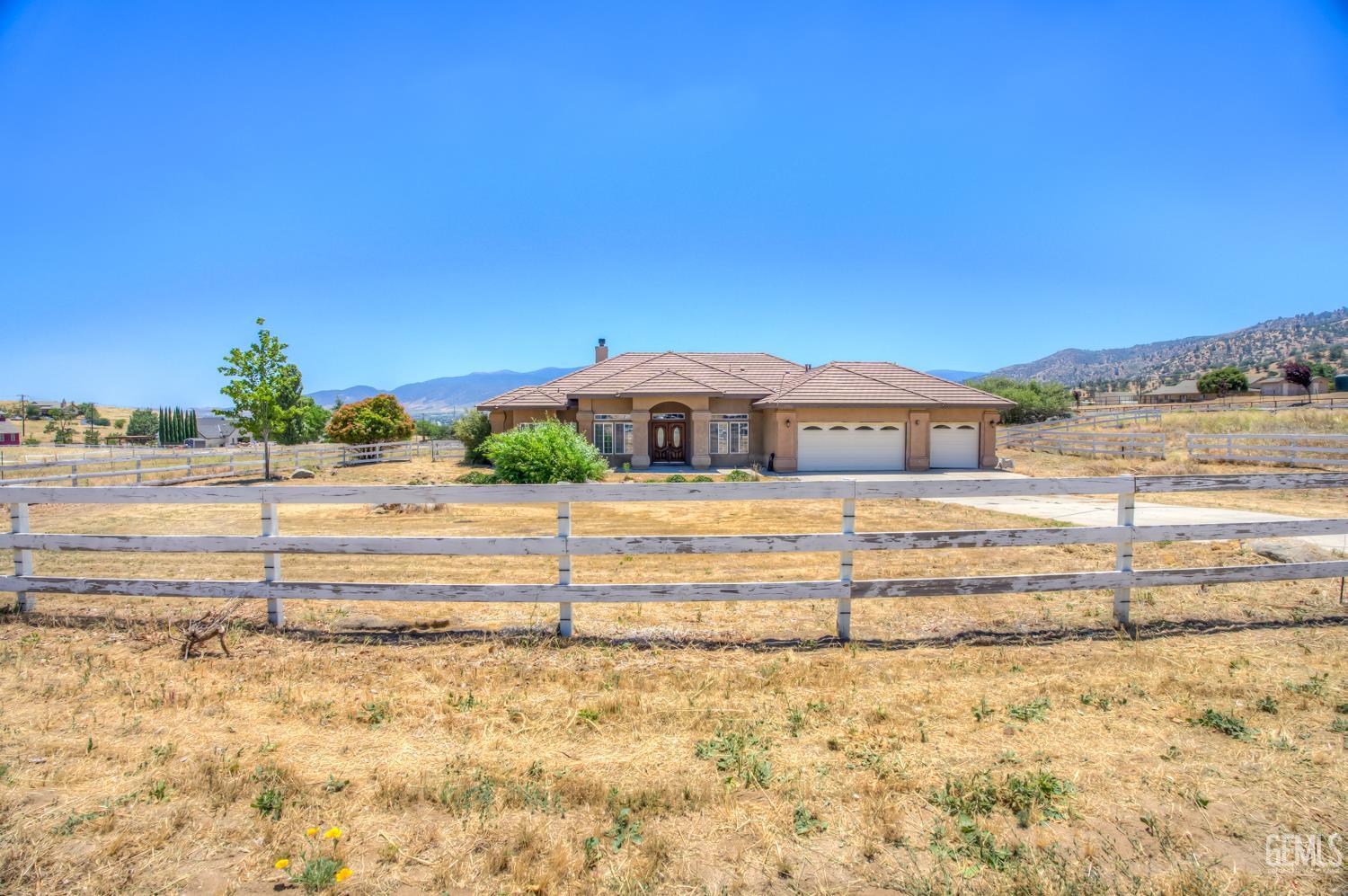 Undisclosed Address Tehachapi, CA 93561 - Photo 25 of 39