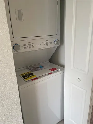 a close up view of a washer and dryer