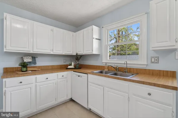 $695,000 | 13400 Catoctin Court, Herndon, VA 20170