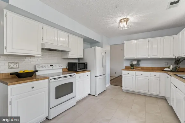 $695,000 | 13400 Catoctin Court, Herndon, VA 20170