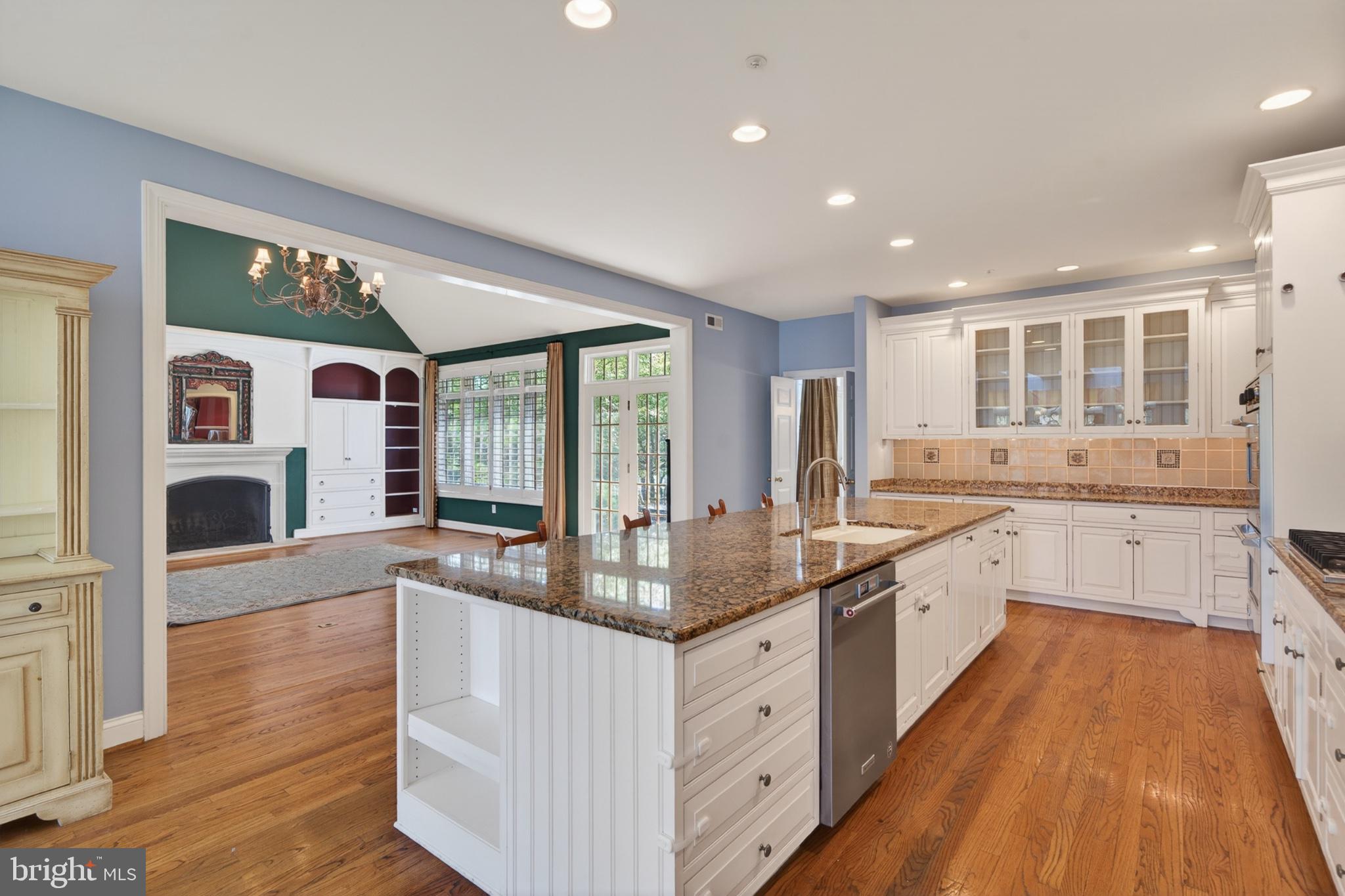 11 Harrison Drive Newtown Square, PA 19073 - Photo 19 of 80 Spacious kitchen with elegant design.