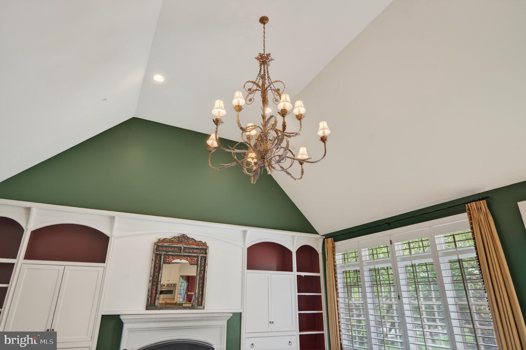 11 Harrison Drive Newtown Square, PA 19073 - Photo 25 of 80 Elegant space with vaulted ceiling.