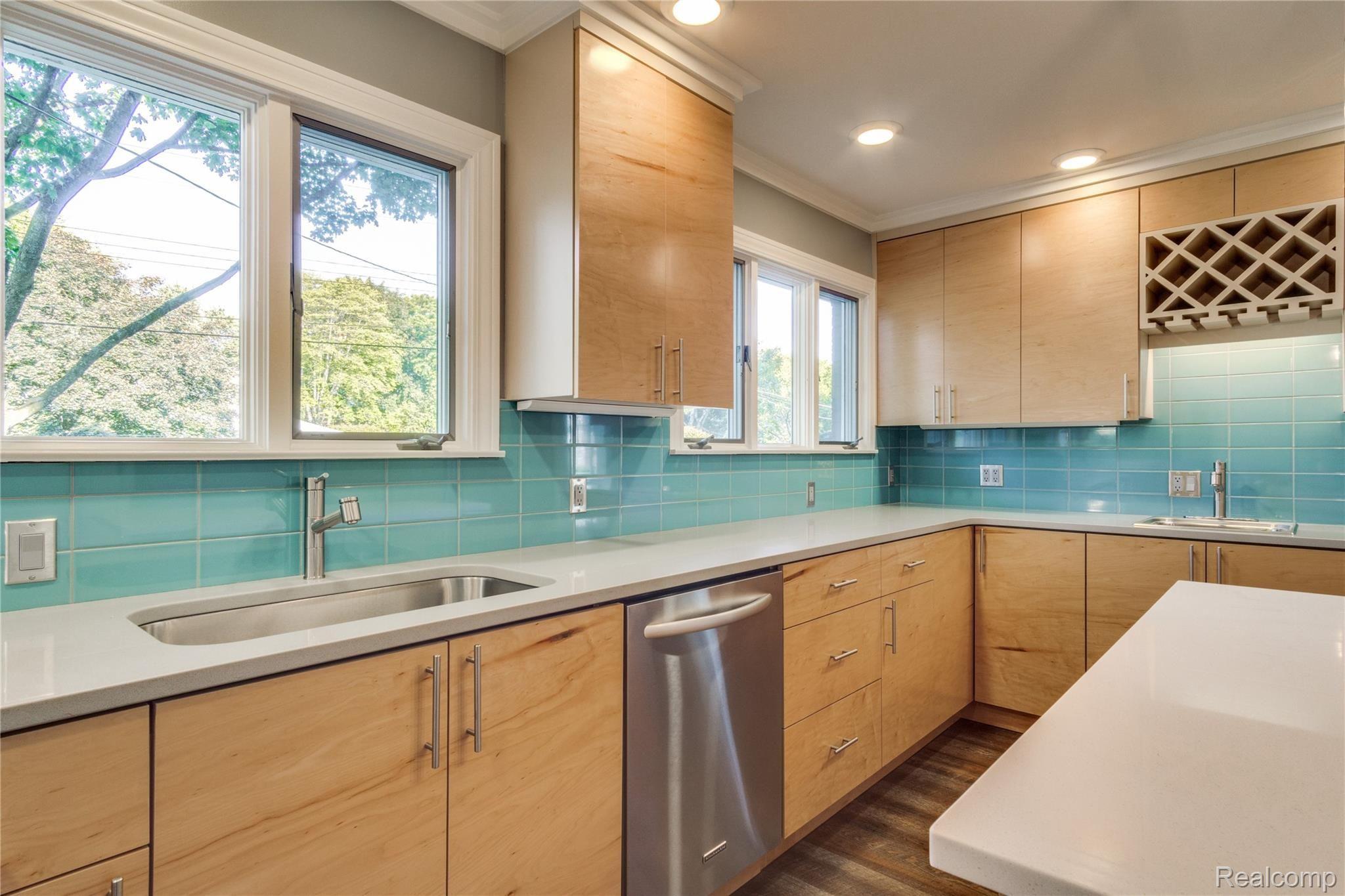 6796 Meadowlake Road Bloomfield Hills, MI 48301 - Photo 31 of 53 Interiors (18 of 52) - Copy.jpg