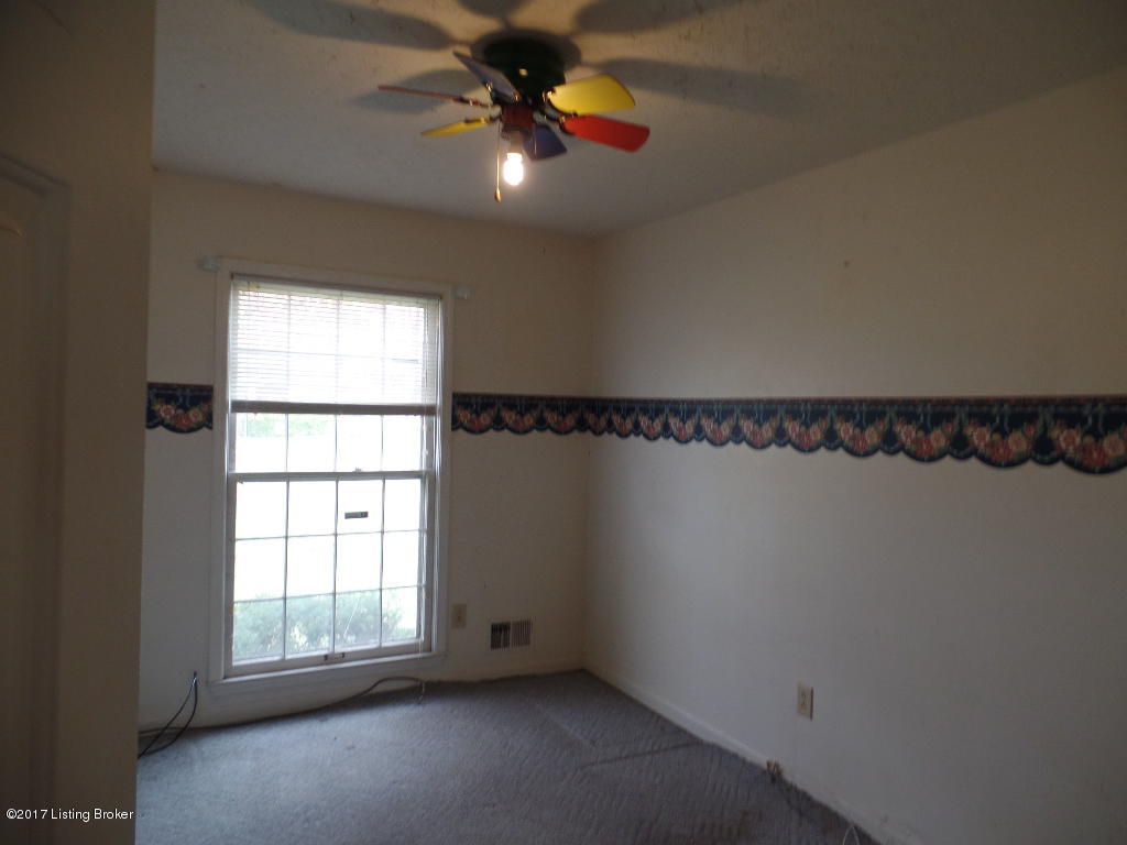 5613 Axbridge Road Louisville, KY 40216 - Photo 11 of 30 SAM_3215