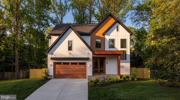 $2,599,888 | 913 Symphony Circle Southwest, Vienna, VA 22180
