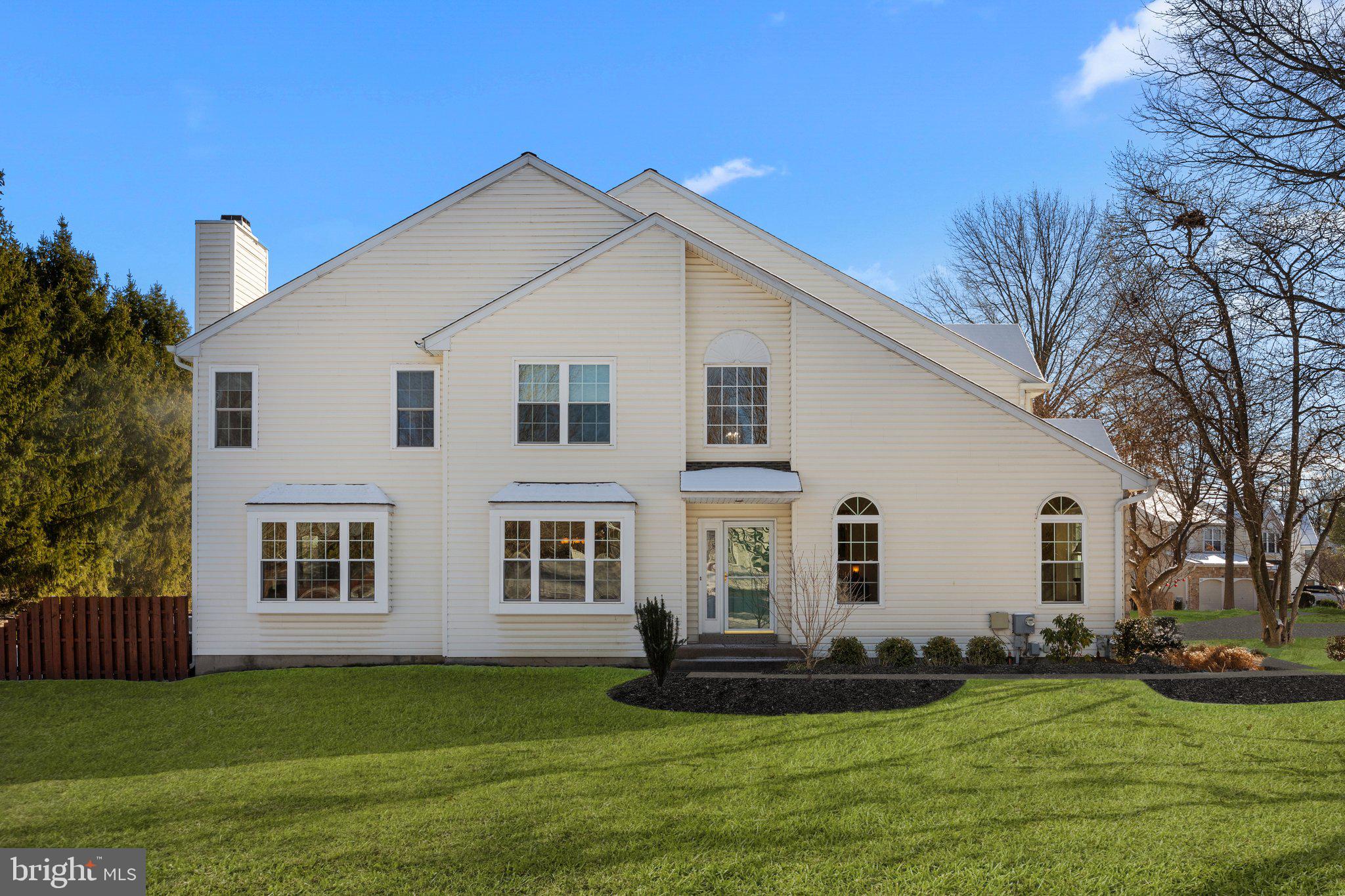 Spacious Side Entry