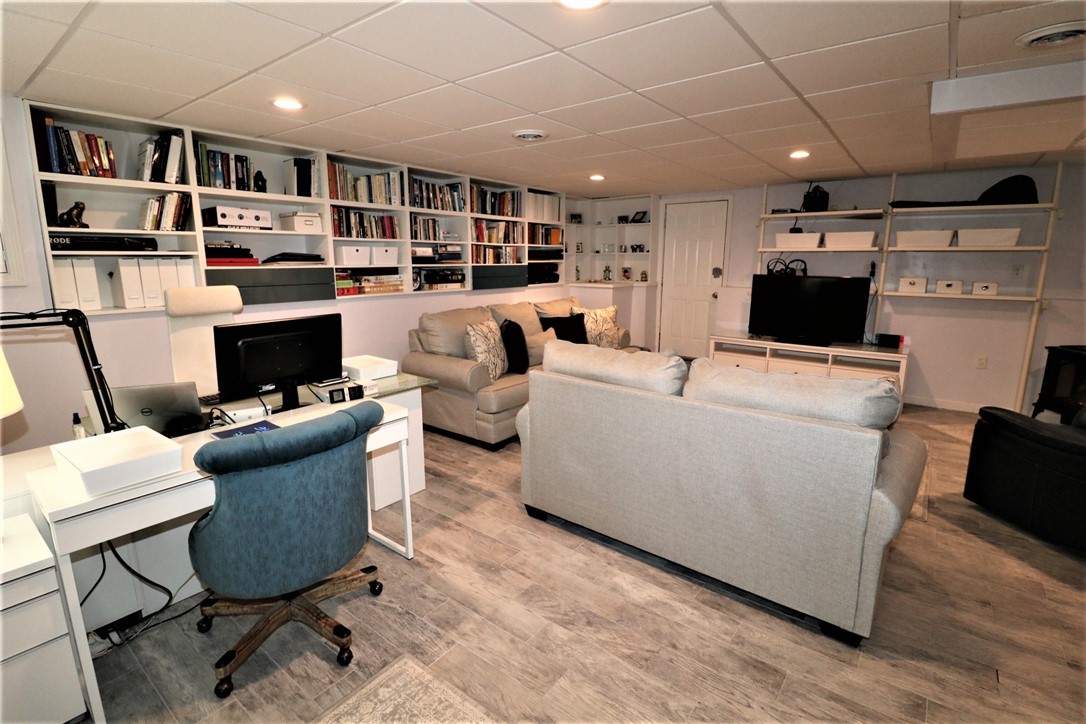 80 Old Pine Road Narragansett, RI 02882 - Photo 23 of 47