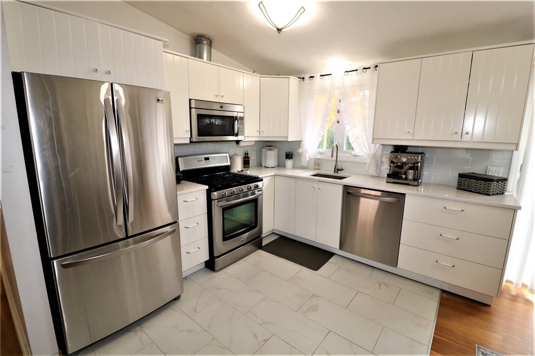 80 Old Pine Road Narragansett, RI 02882 - Photo 9 of 47