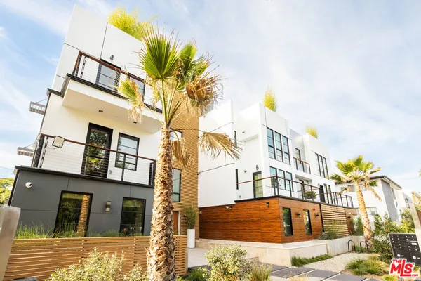 $8,995 | 547 North Sweetzer Avenue, Unit 203, West Hollywood, CA 90048