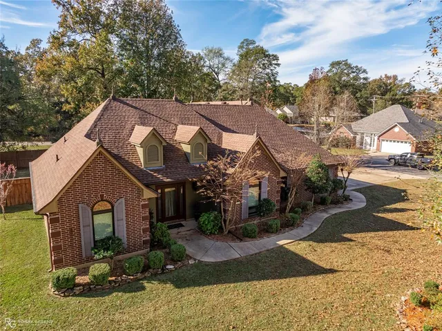 a front view of house with yard