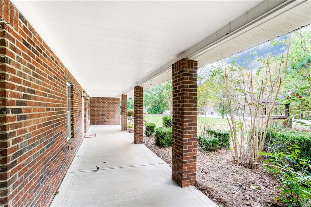 7782 Rabbit Circle Denver, NC 28037 - Photo 6 of 38 Gallery Image 6