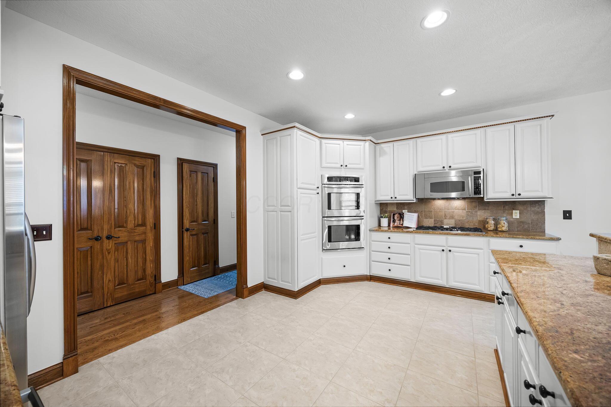 8312 Steitz Road Powell, OH 43065 - Photo 23 of 78 Chef's Kitchen