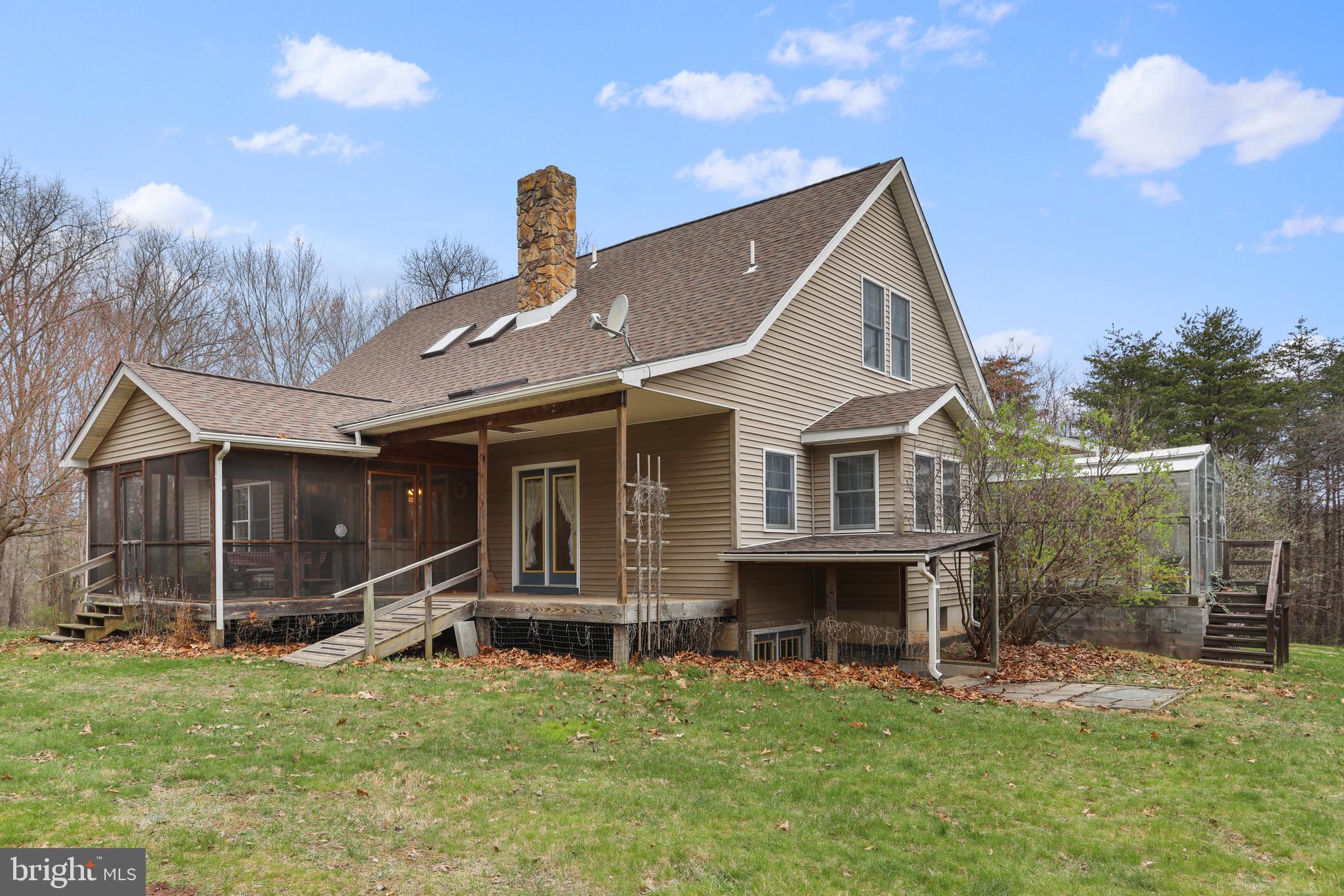 395 Packing House Road Berkeley Springs, WV 25411 - Photo 3 of 83