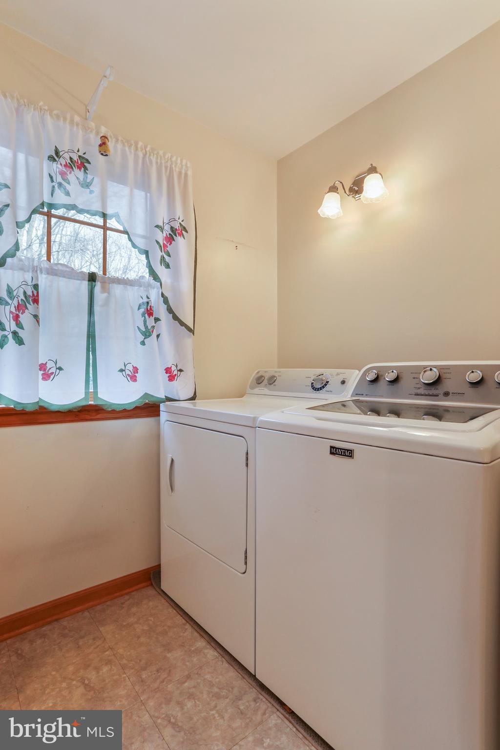 395 Packing House Road Berkeley Springs, WV 25411 - Photo 34 of 83