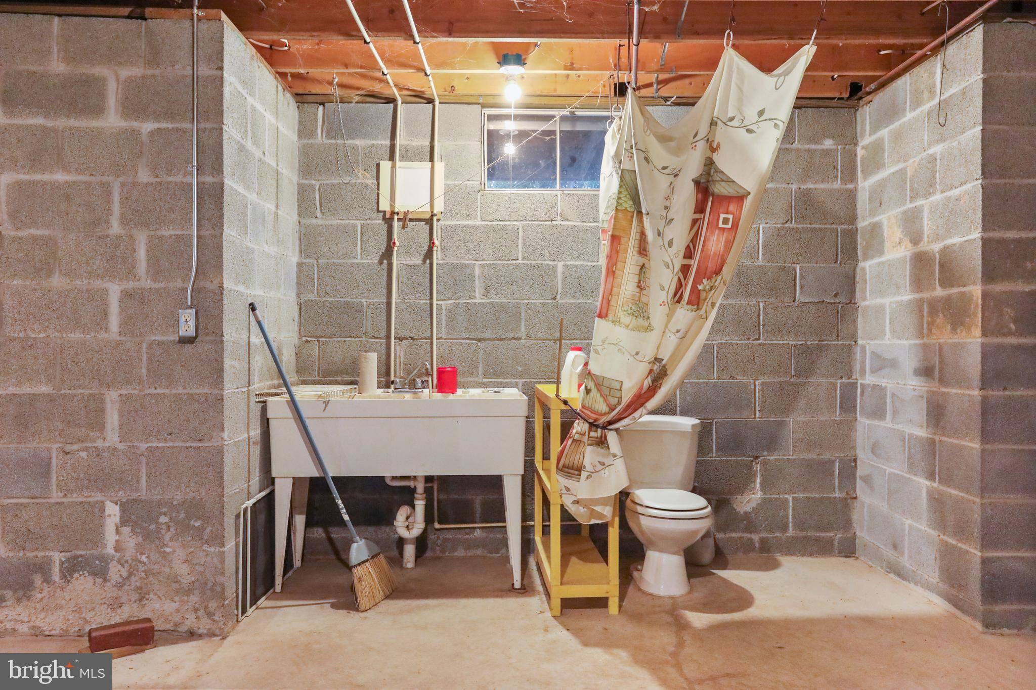 395 Packing House Road Berkeley Springs, WV 25411 - Photo 47 of 83