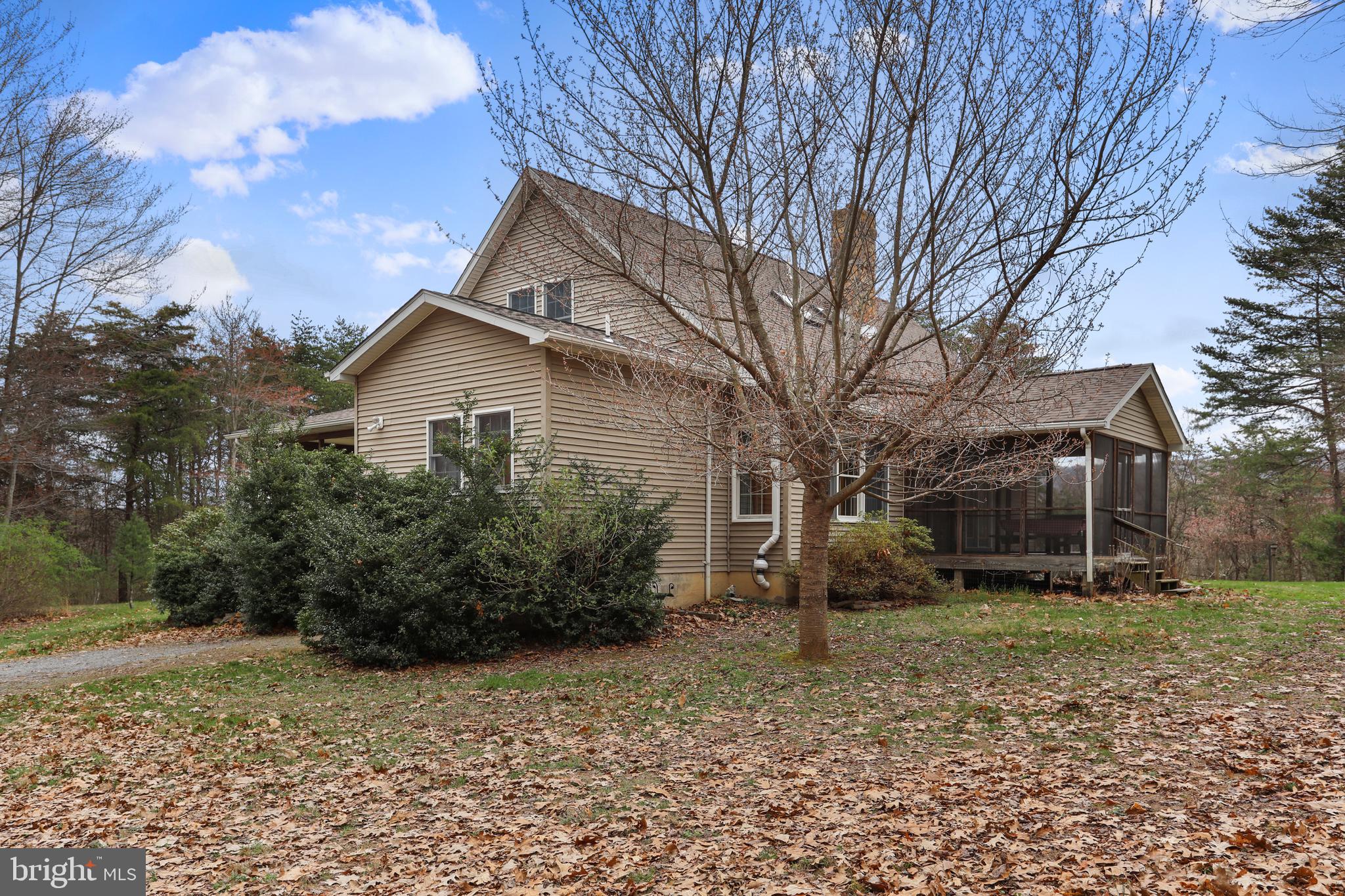 395 Packing House Road Berkeley Springs, WV 25411 - Photo 6 of 83