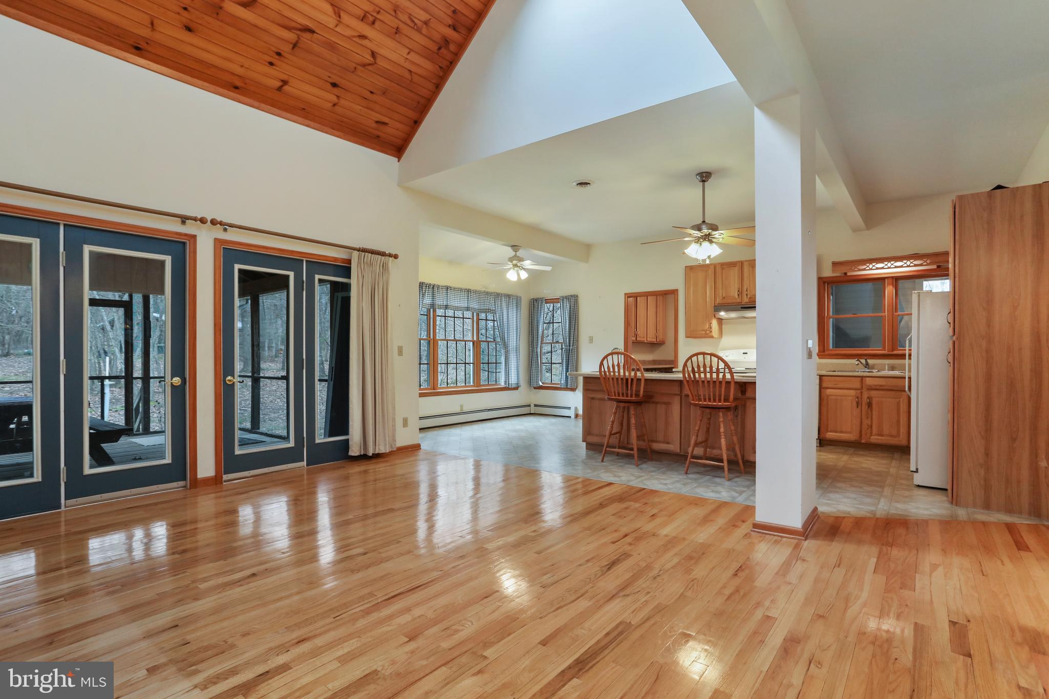395 Packing House Road Berkeley Springs, WV 25411 - Photo 7 of 83