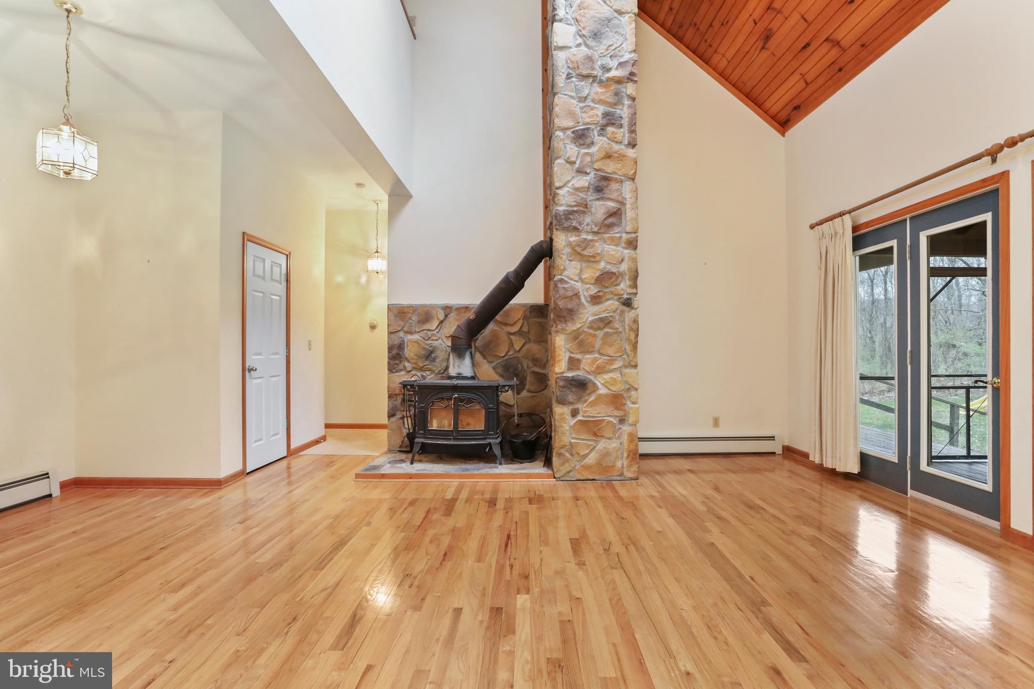 395 Packing House Road Berkeley Springs, WV 25411 - Photo 8 of 83