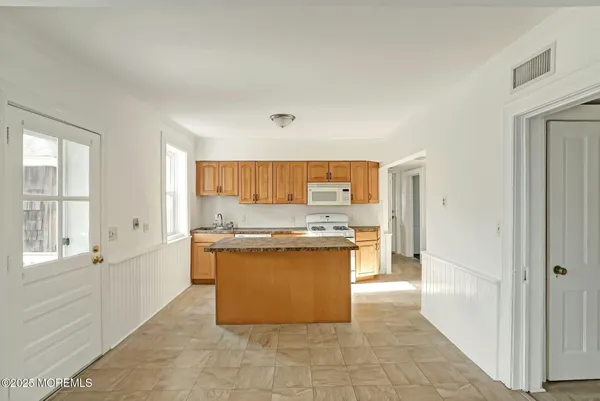 $5,800,000 | 551 East Avenue, Bay Head, NJ 08742
