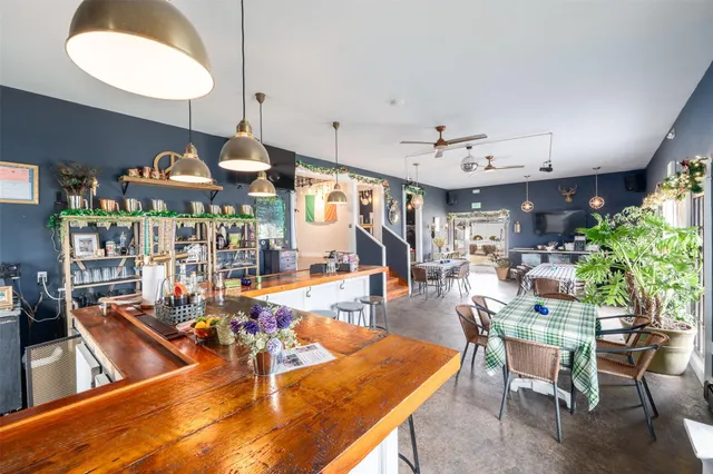 $1,795,000 | 13100 Main Road, Mattituck, NY 11952