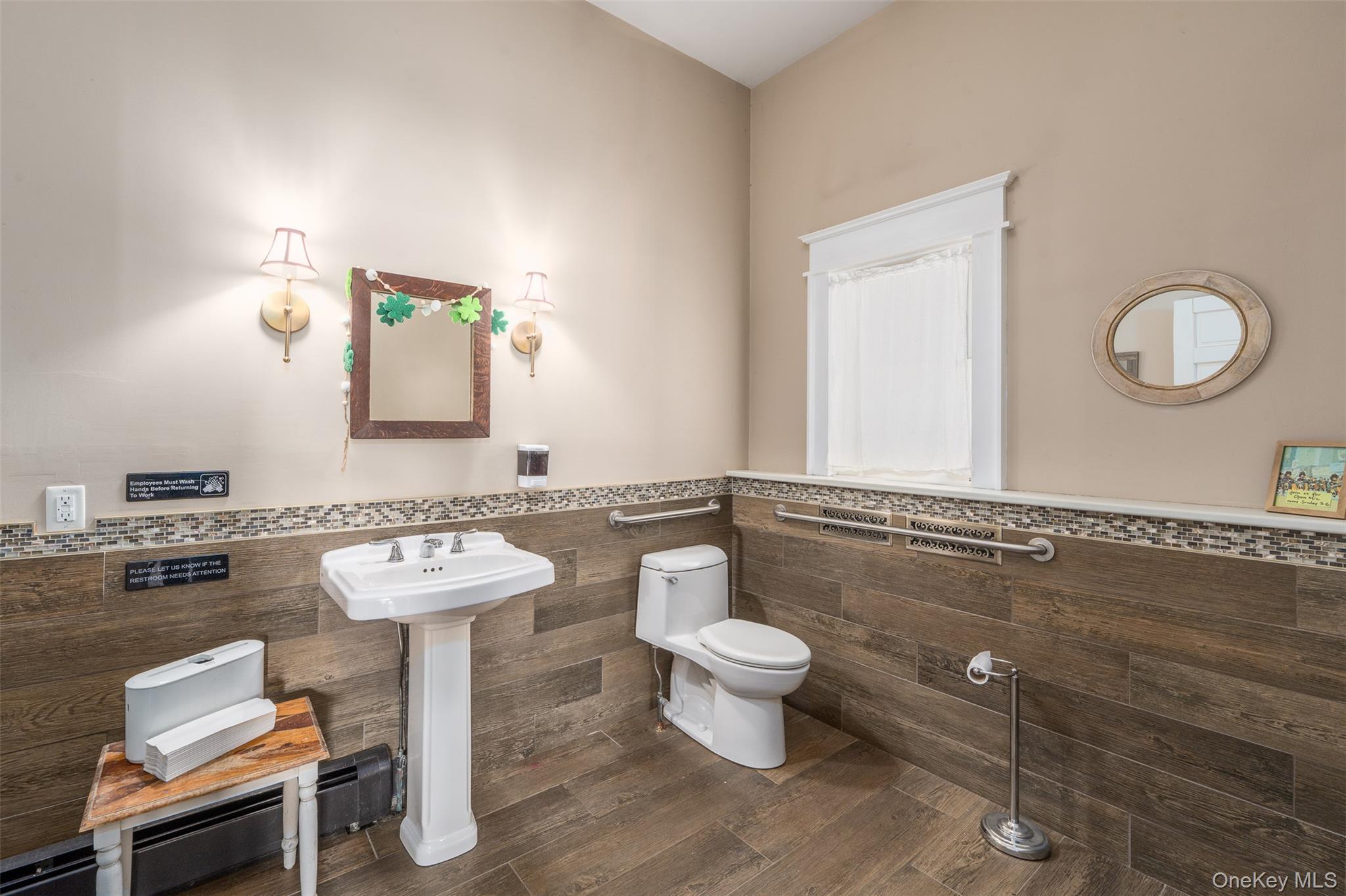 13100 Main Road Mattituck, NY 11952 - Photo 25 of 25 13100 Main Rd, Mattituck