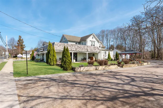 $1,795,000 | 13100 Main Road, Mattituck, NY 11952