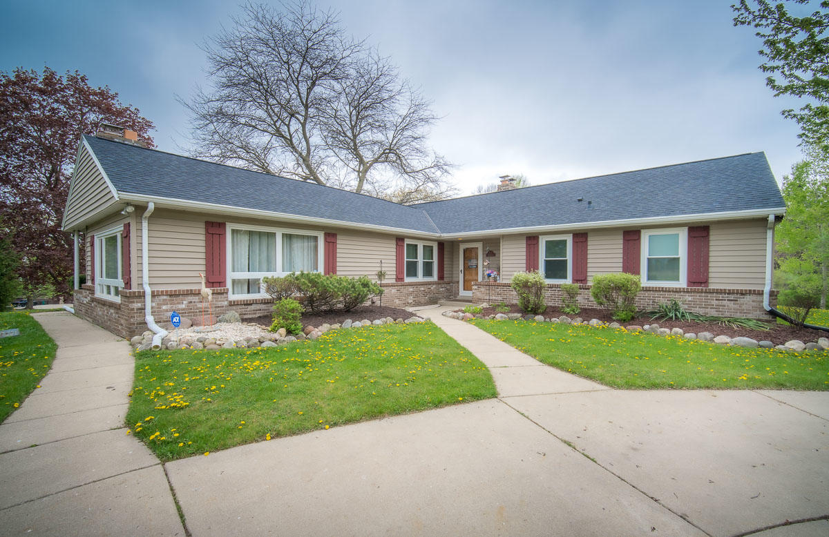 N94W15635 Ridgeview Drive Menomonee Falls, WI 53051 - Photo 1 of 1 Outside2