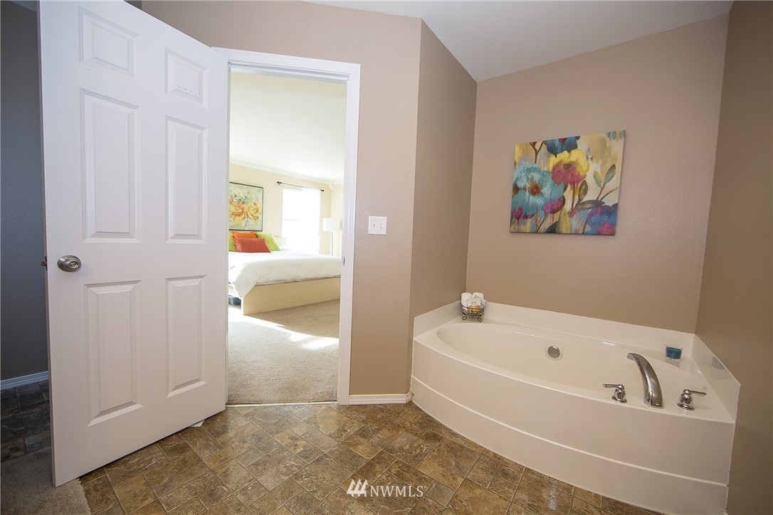 2708 232nd Street Southeast Bothell, WA 98021 - Photo 12 of 19