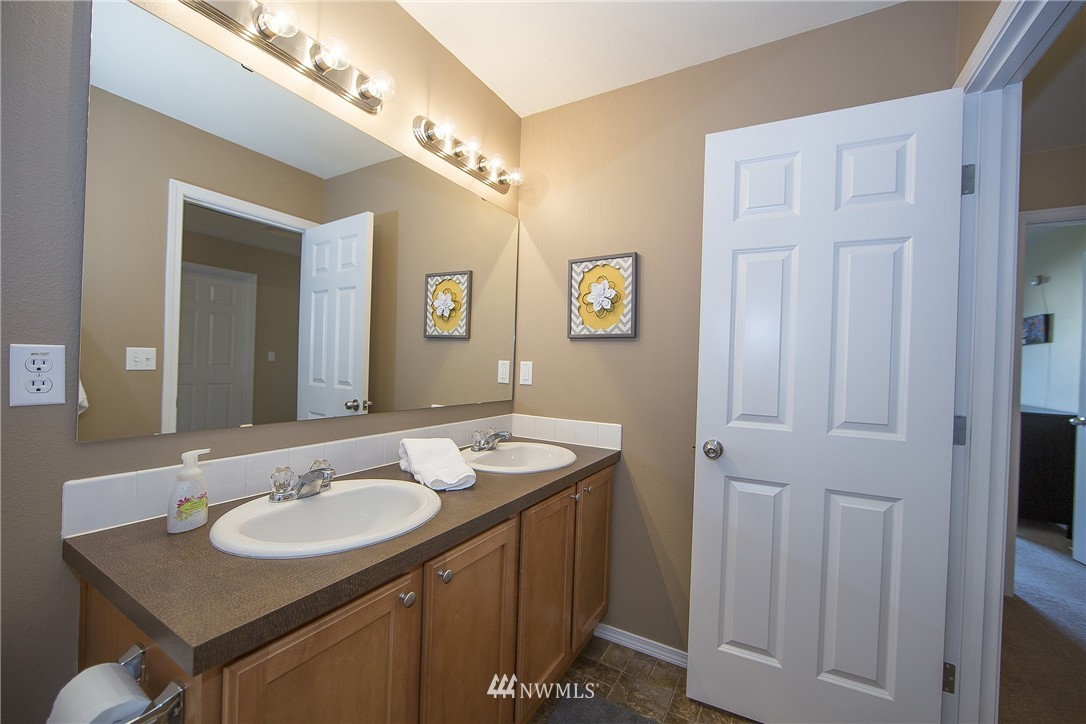 2708 232nd Street Southeast Bothell, WA 98021 - Photo 17 of 19