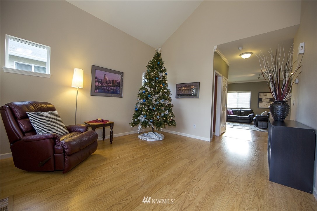 2708 232nd Street Southeast Bothell, WA 98021 - Photo 3 of 19