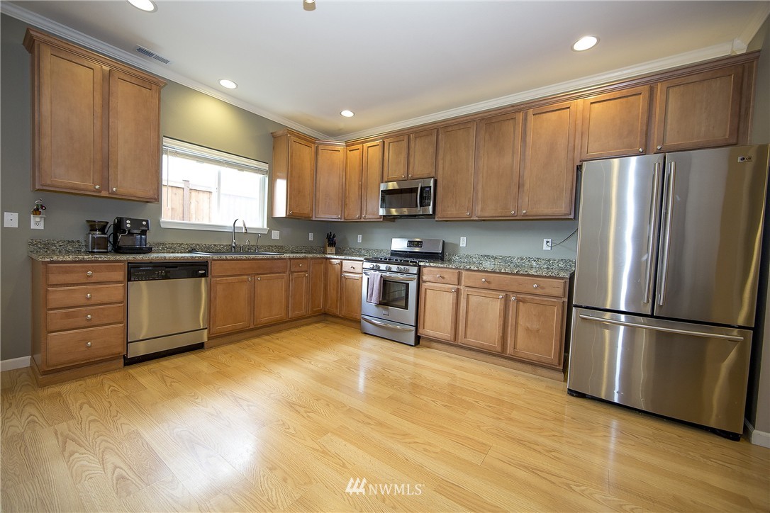 2708 232nd Street Southeast Bothell, WA 98021 - Photo 4 of 19