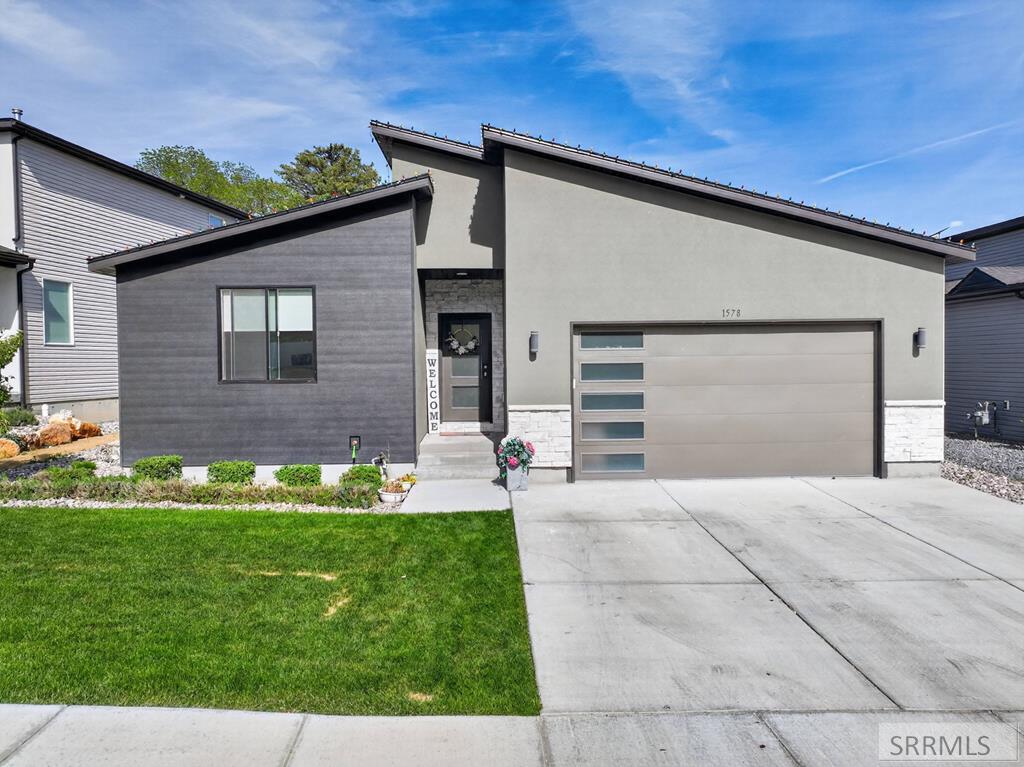 1578 Surprise Valley Road Pocatello, ID 83201 - Photo 1 of 32 Main View