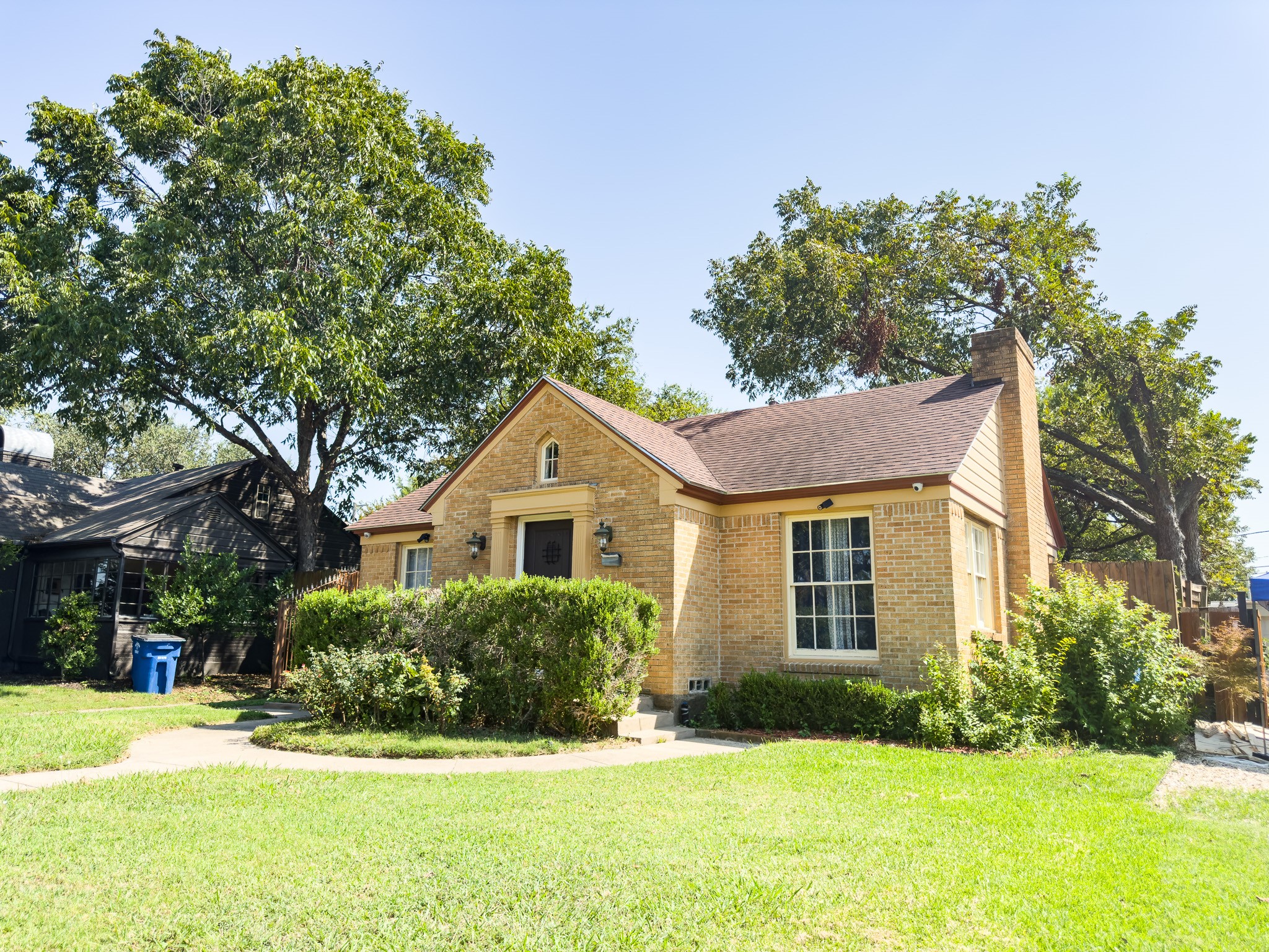 2222 Carnes Street Dallas, TX 75208 - Photo 3 of 50
