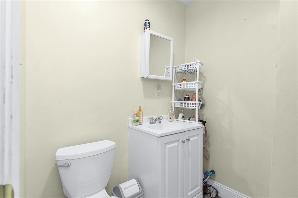 180 Chestnut Street Chelsea, MA 02150 - Photo 16 of 36