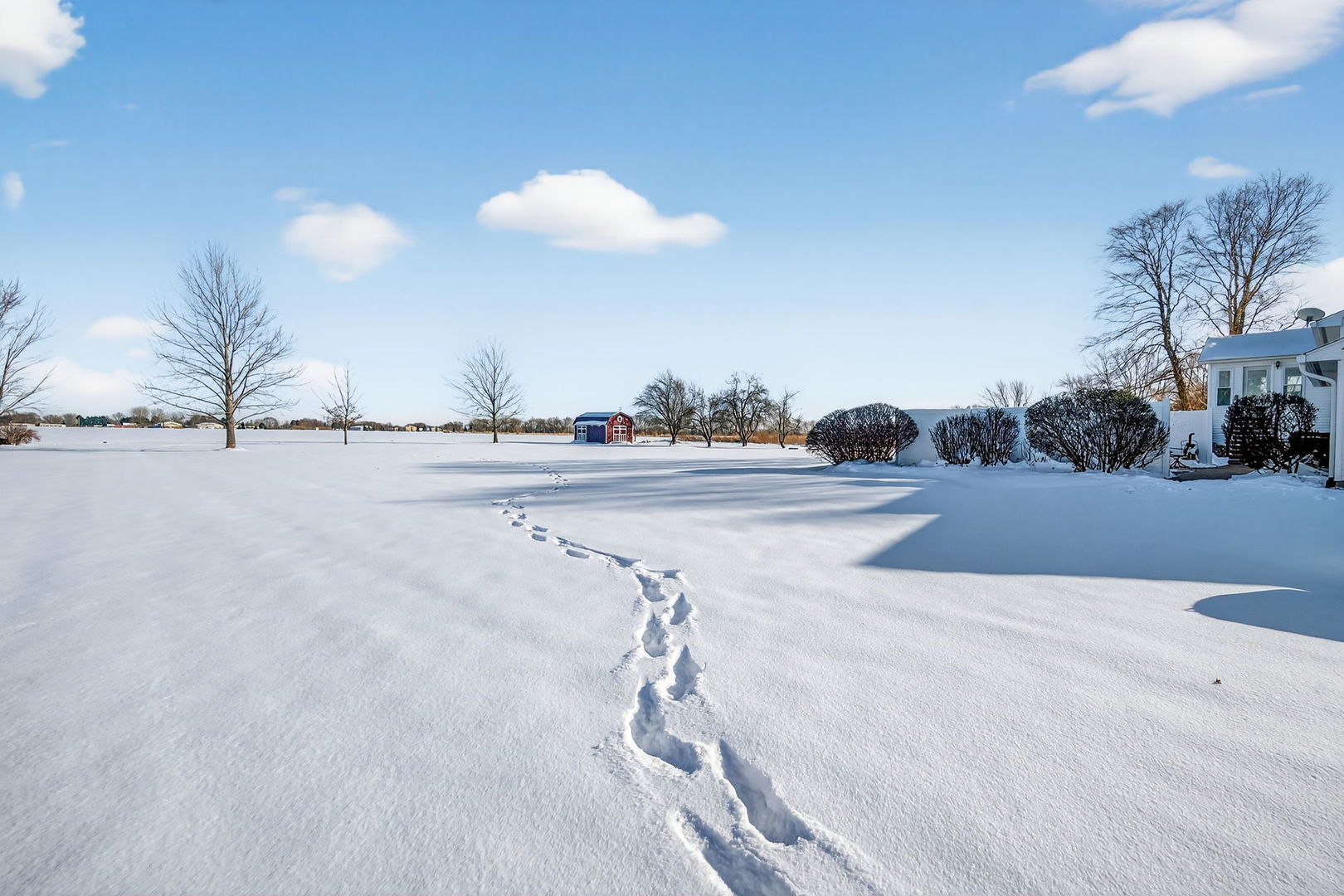 2420 North Dwight Road Morris, IL 60450 - Photo 34 of 38 a view of a basketball court