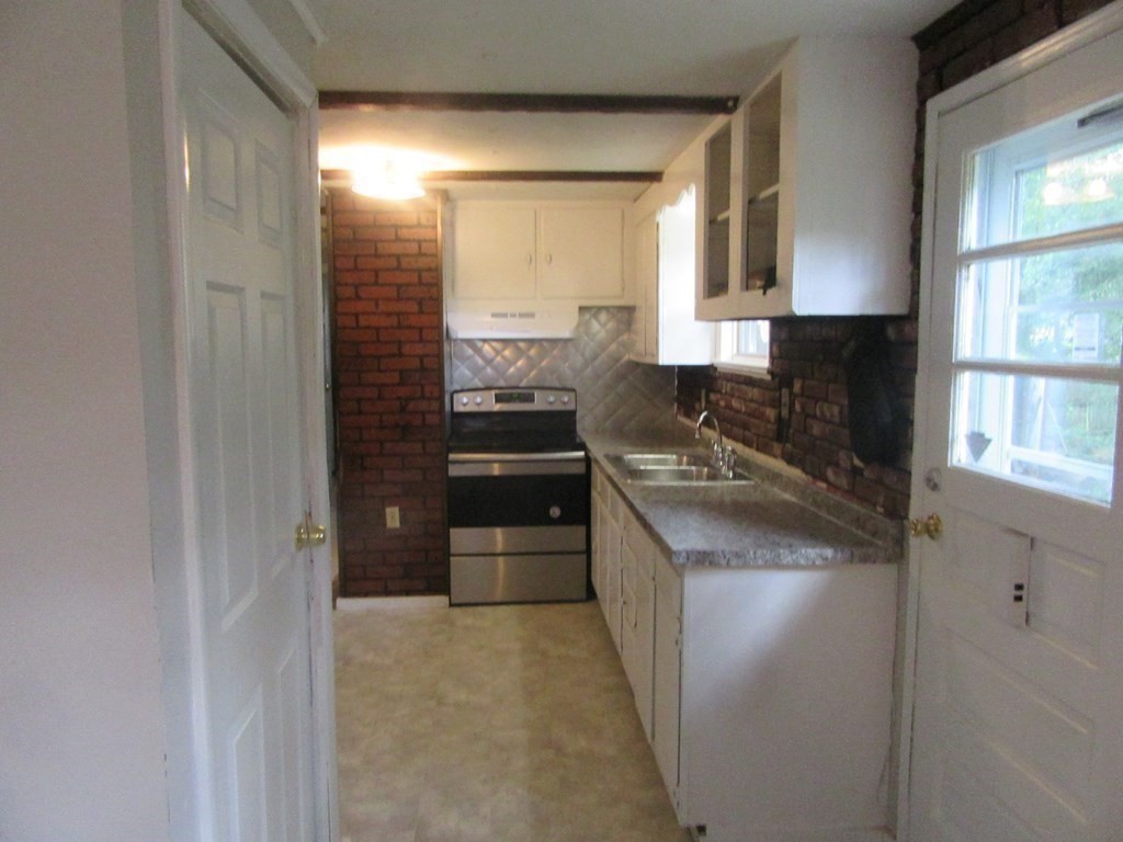 178 Slumber Lane Springfield, MA 01128 - Photo 9 of 21 Gallery Image 9