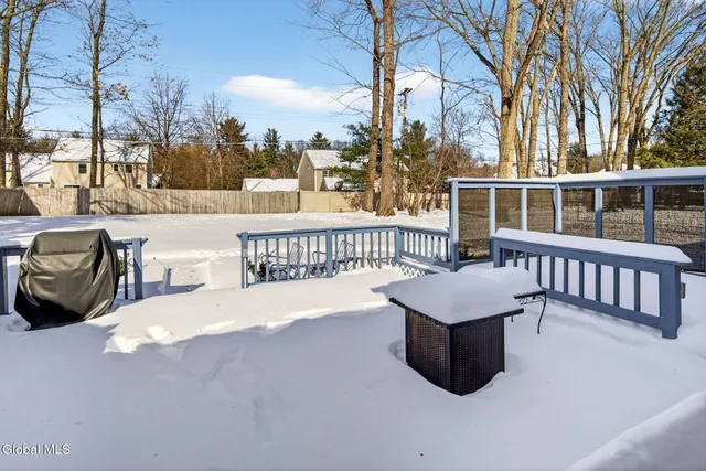 $339,900 | 155 Willow Lane, Schenectady, NY 12302