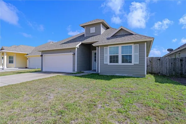 $475,000 | 125 Shadow Moss Lane, Rockport, TX 78382
