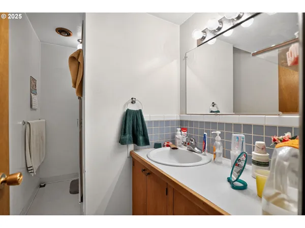 $700,000 | 9479 Southeast Hillcrest Road, Happy Valley, OR 97086