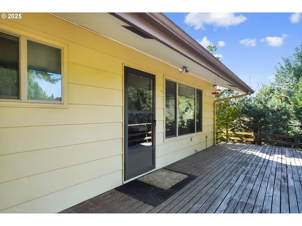 $700,000 | 9479 Southeast Hillcrest Road, Happy Valley, OR 97086